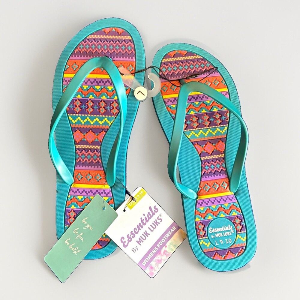 New Muk luks Luke's Flip Flops Size 9-10 women’s